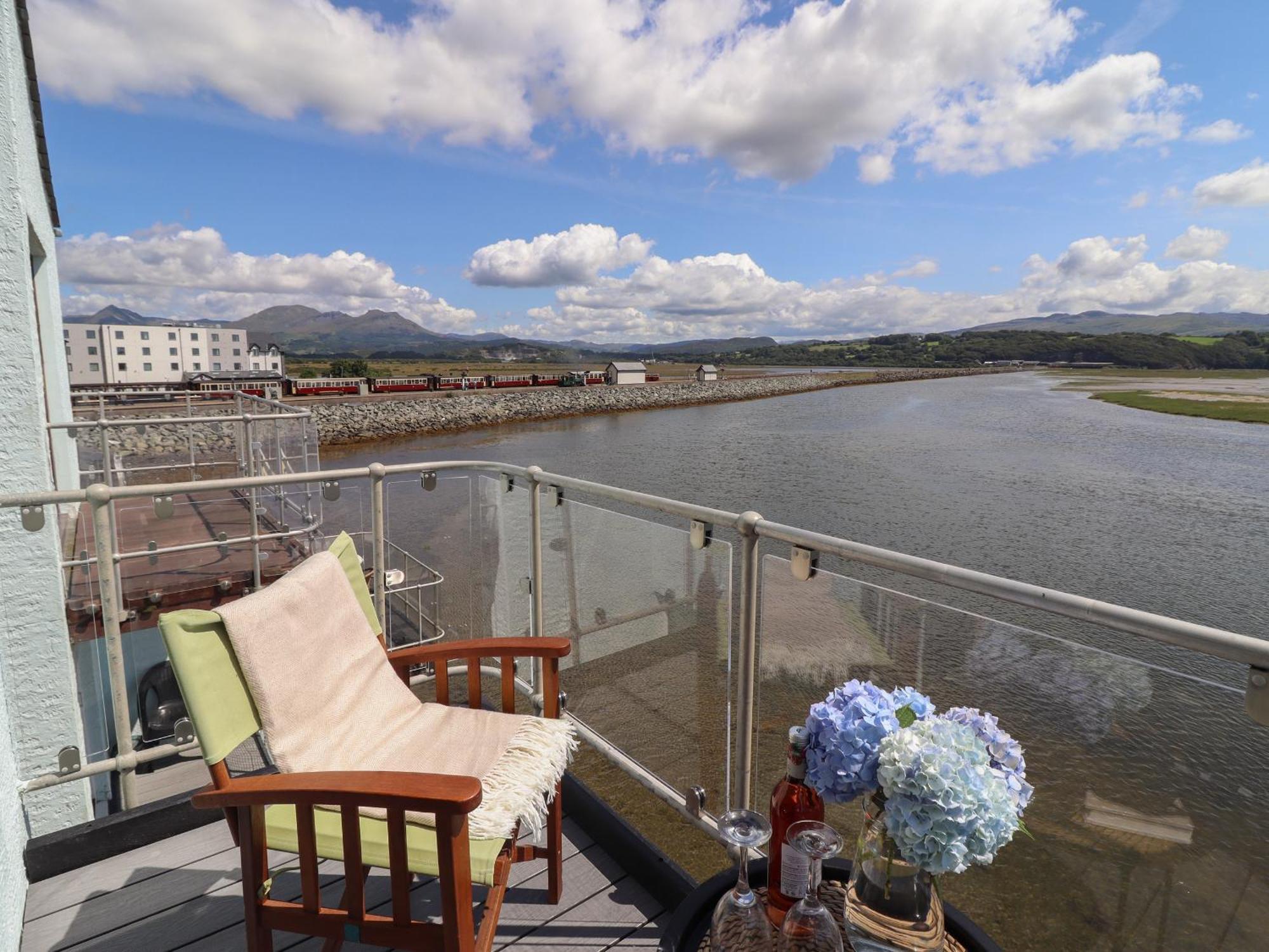 Estuary Escape Apartment Porthmadog Exterior photo